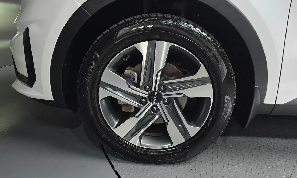 Kia Sorento — фото 7
