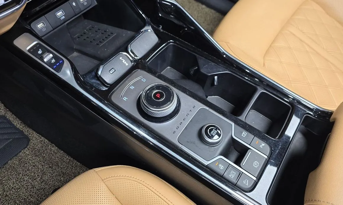 Kia Sorento — фото 9