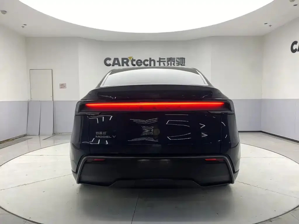 Tesla Model Y — фото 4