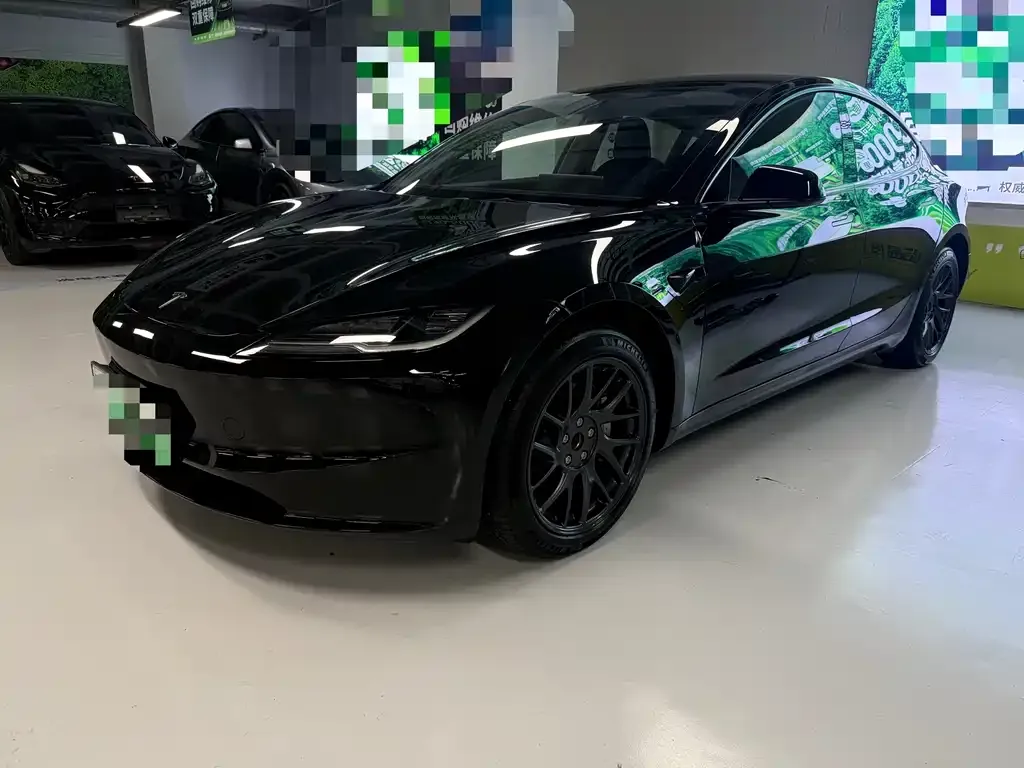 Tesla Model 3 — фото 1