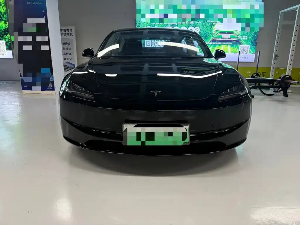 Tesla Model 3 — фото 7