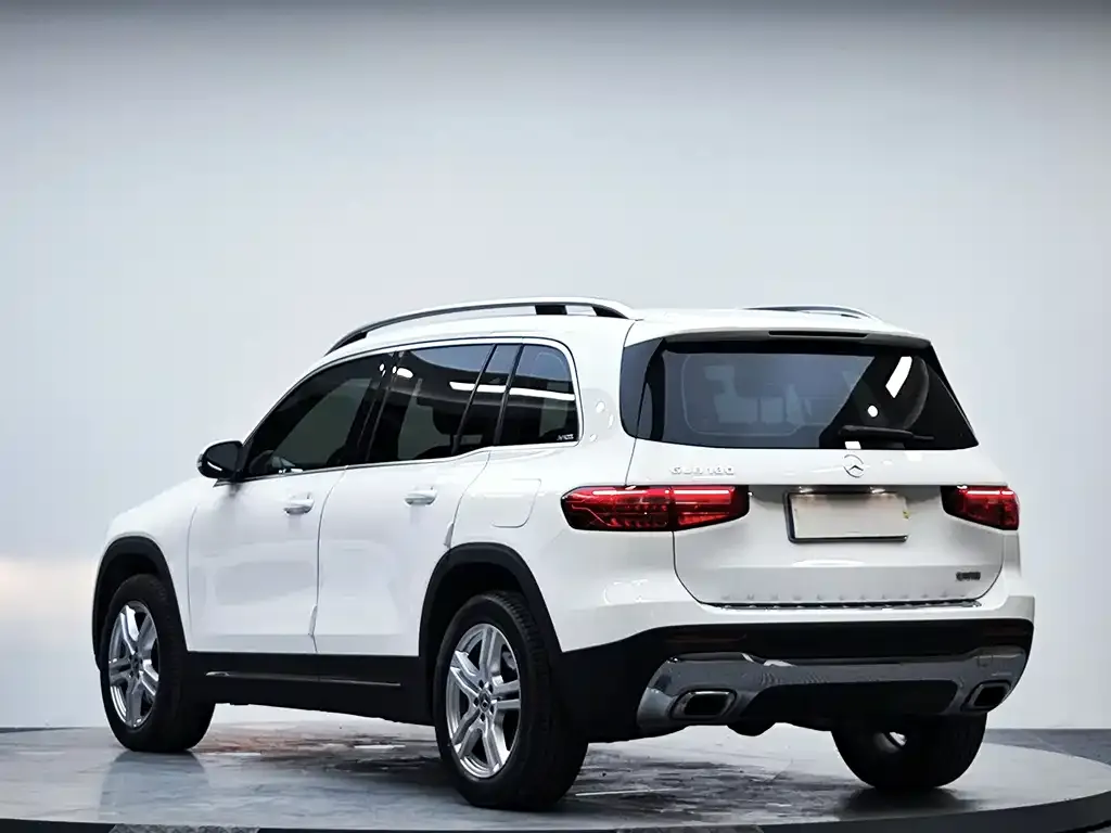 Mercedes-Benz GLB — фото 10