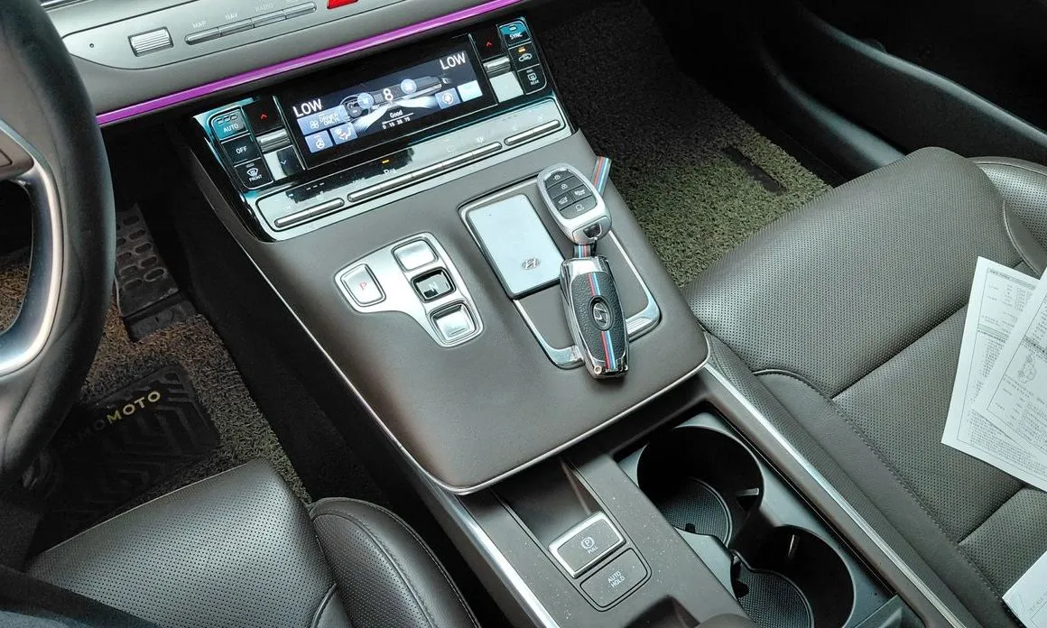 Hyundai Grandeur — фото 10