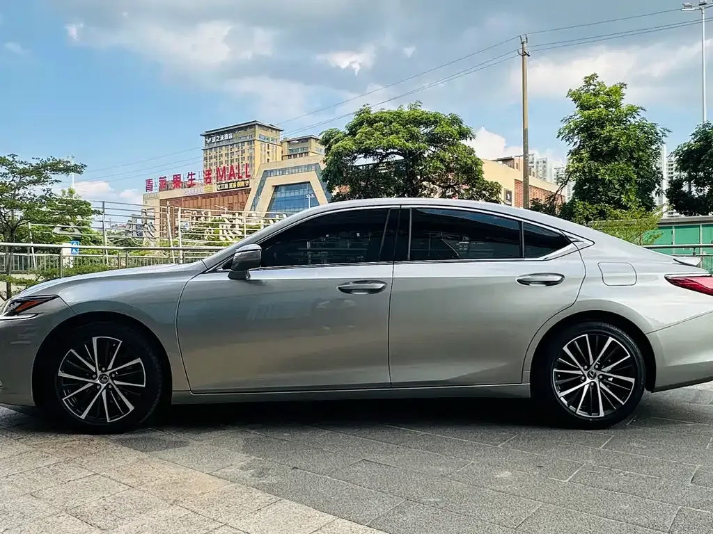 Lexus ES — фото 10