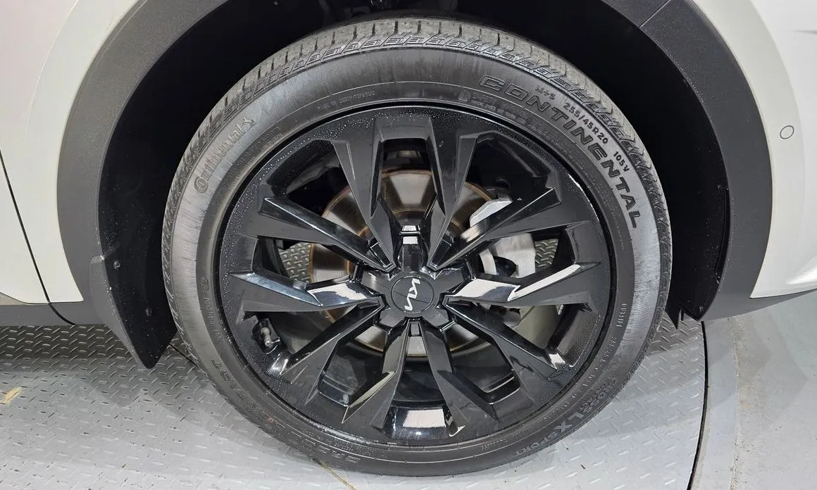 Kia Sorento — фото 7