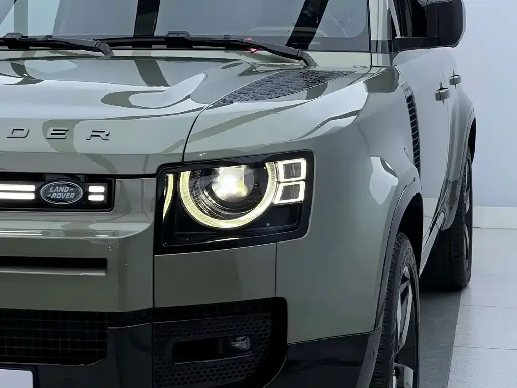 Land Rover Defender — фото 6