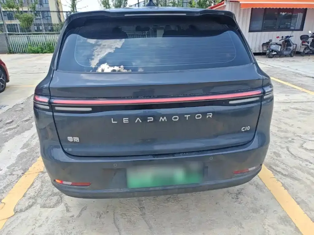 Leapmotor C10 — фото 9
