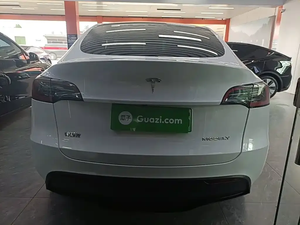 Tesla Model Y — фото 7