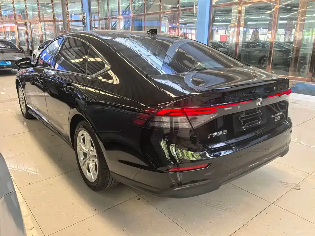 Honda Accord — фото 3