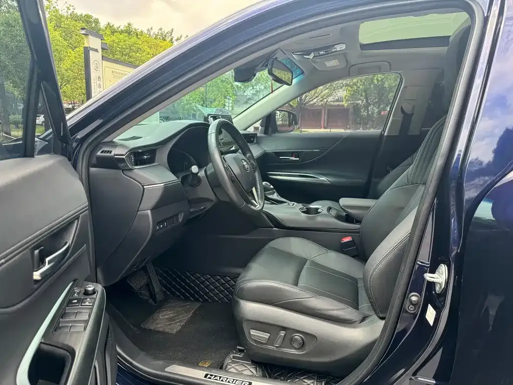 Toyota Harrier — фото 6