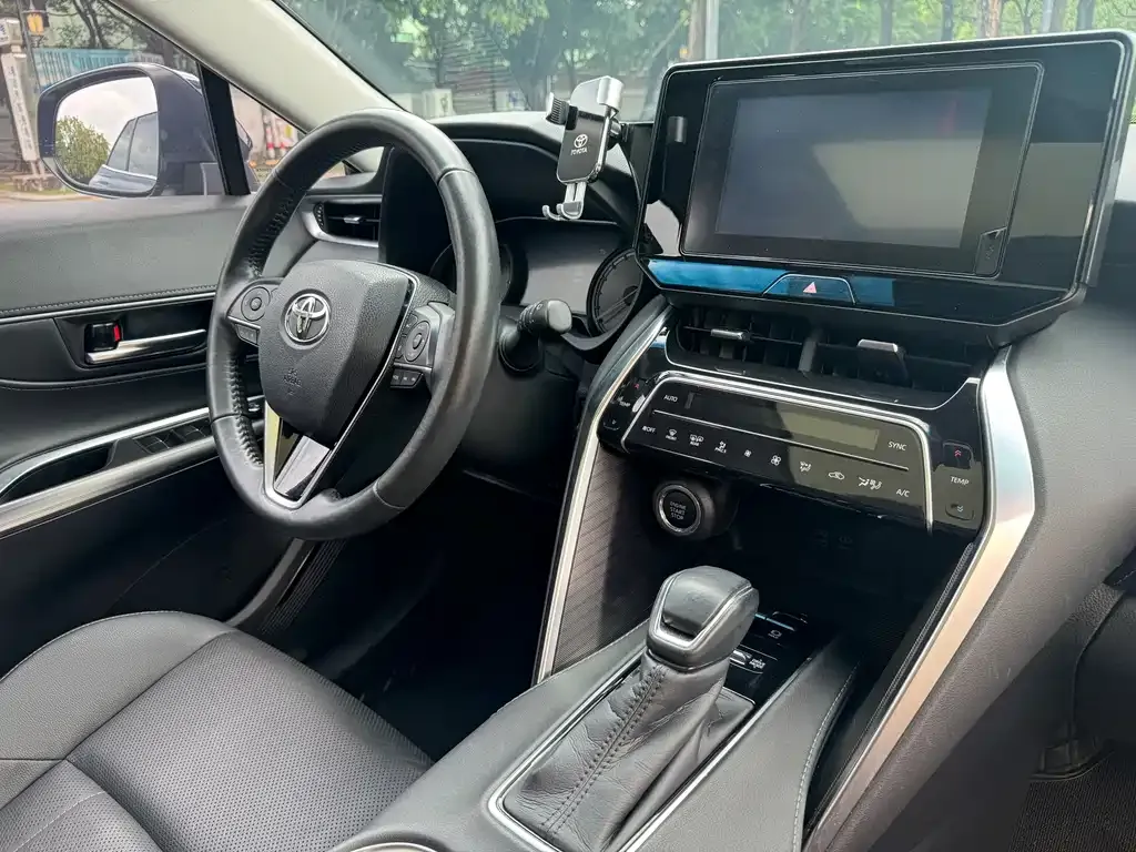 Toyota Harrier — фото 8