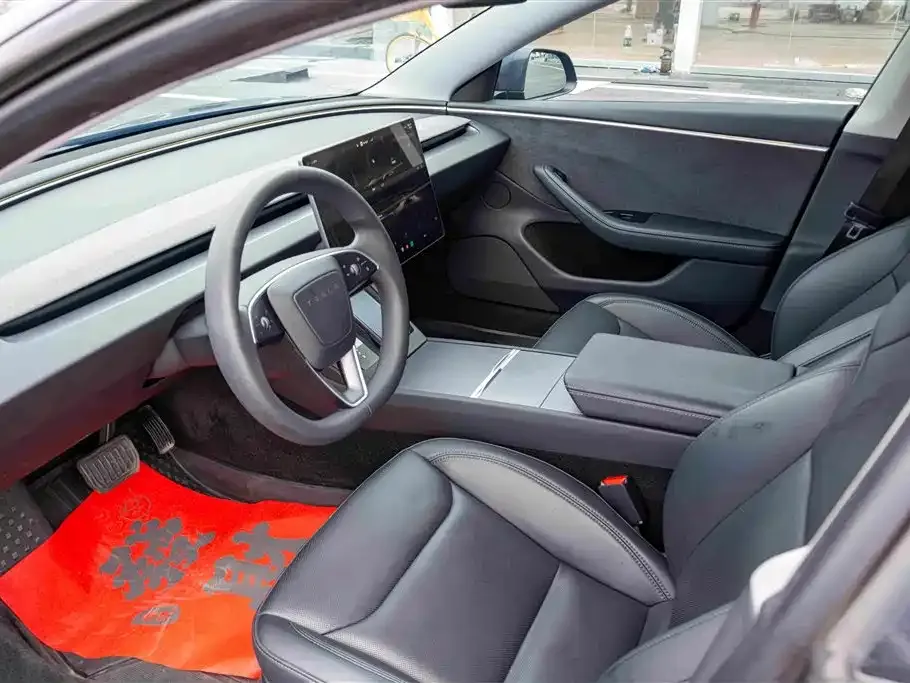 Tesla Model 3 — фото 4