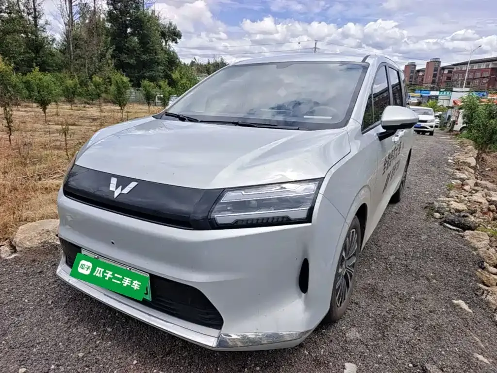 Wuling Starlight 730 New Energy — фото 1