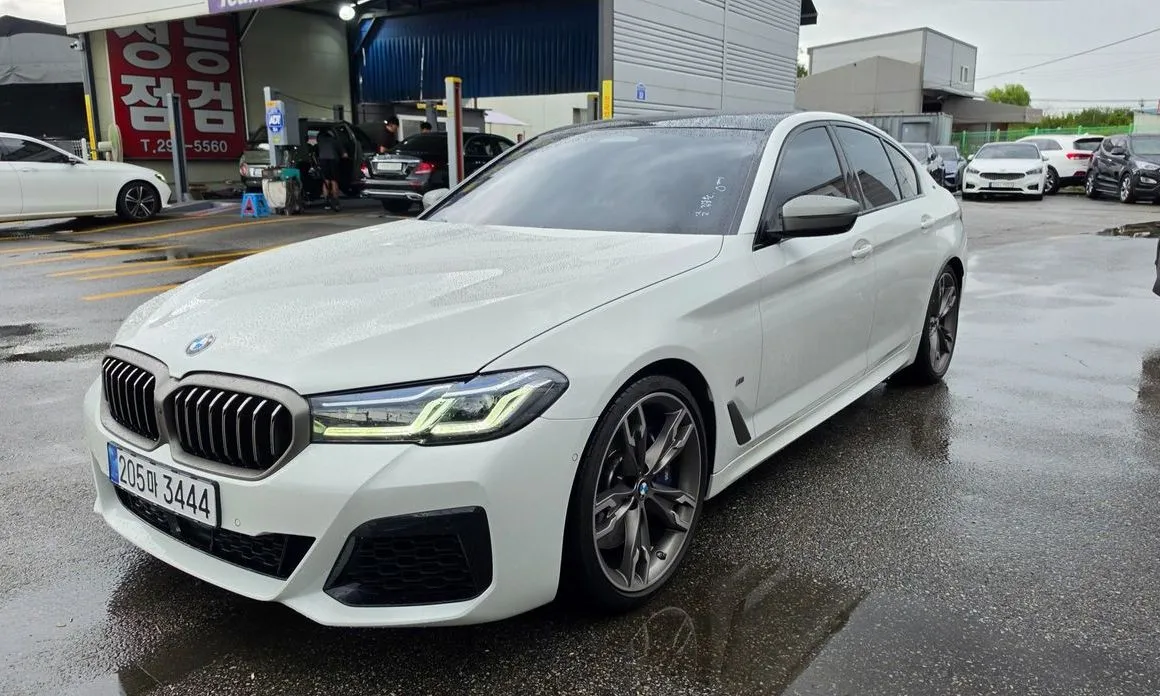 BMW 5-Series — фото 10