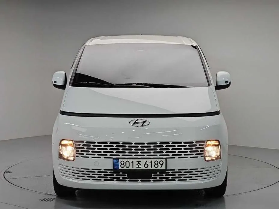 Hyundai Staria — фото 1