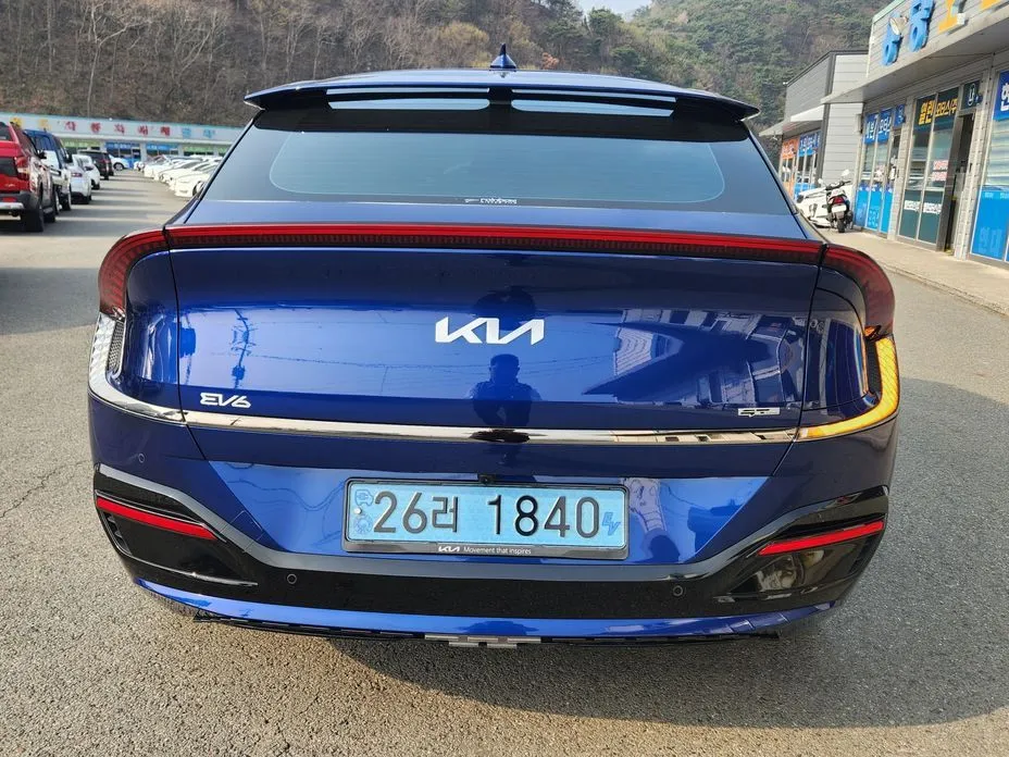 Kia EV6 — фото 7