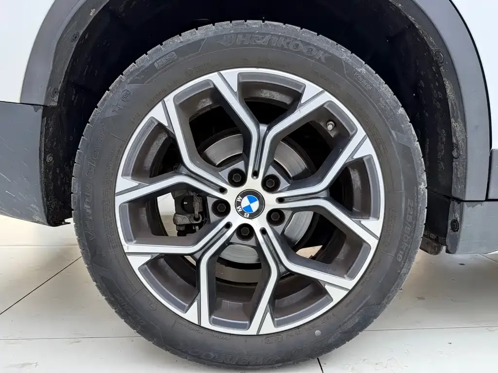 BMW X1 — фото 8