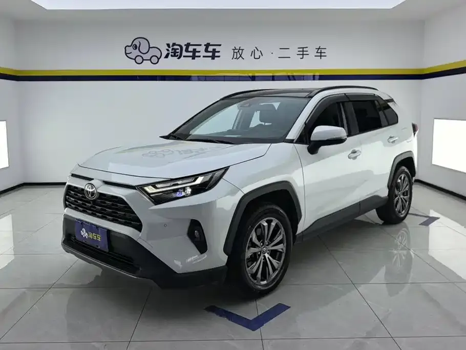 Toyota RAV4 — фото 1