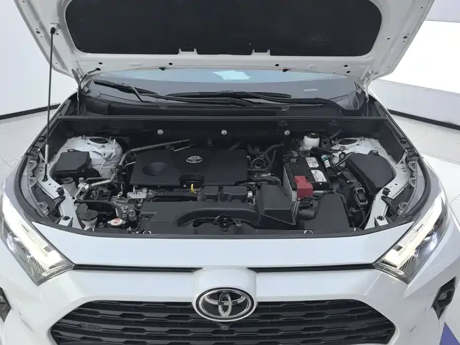 Toyota RAV4 — фото 10