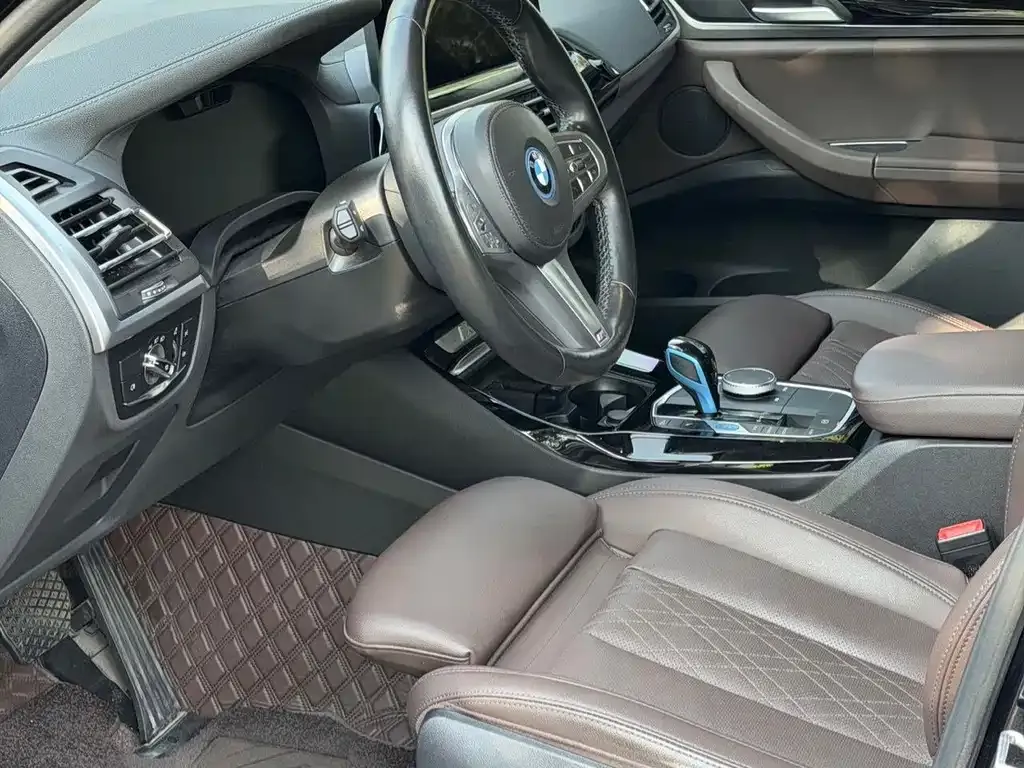 BMW iX3 — фото 3