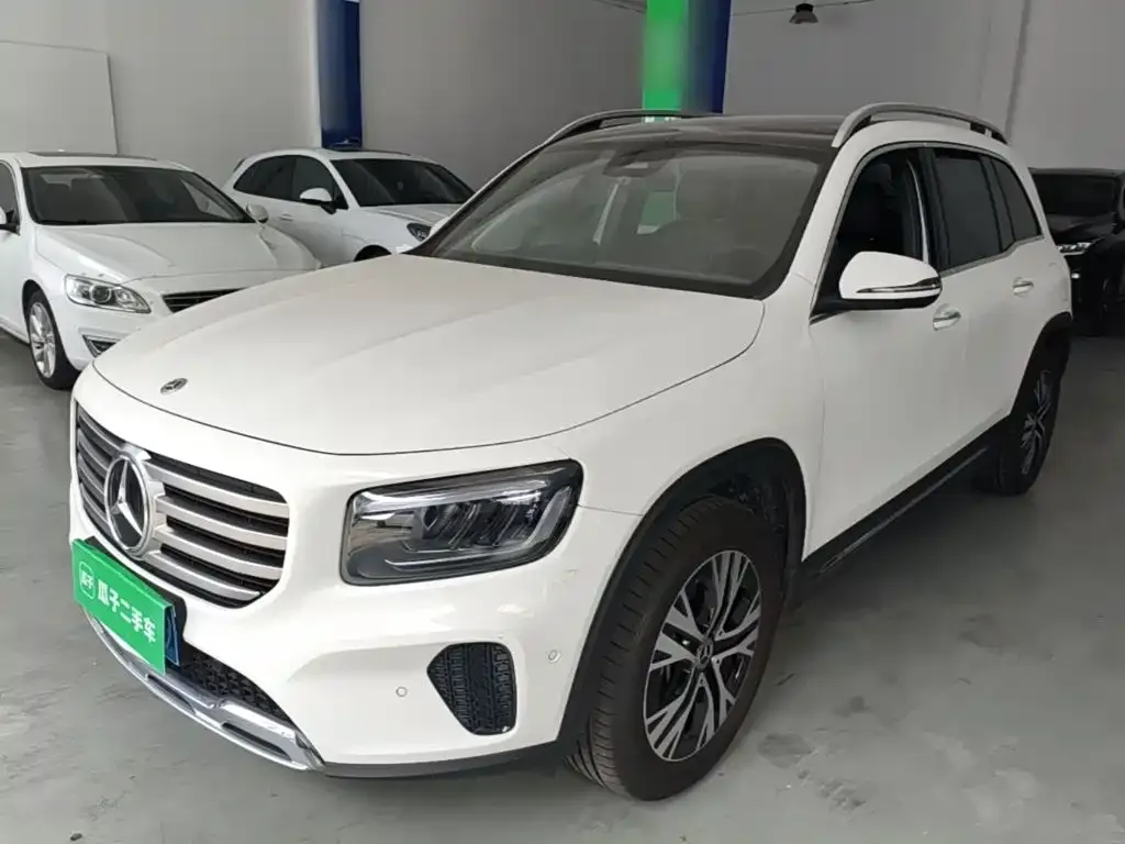 Mercedes-Benz GLB — фото 1