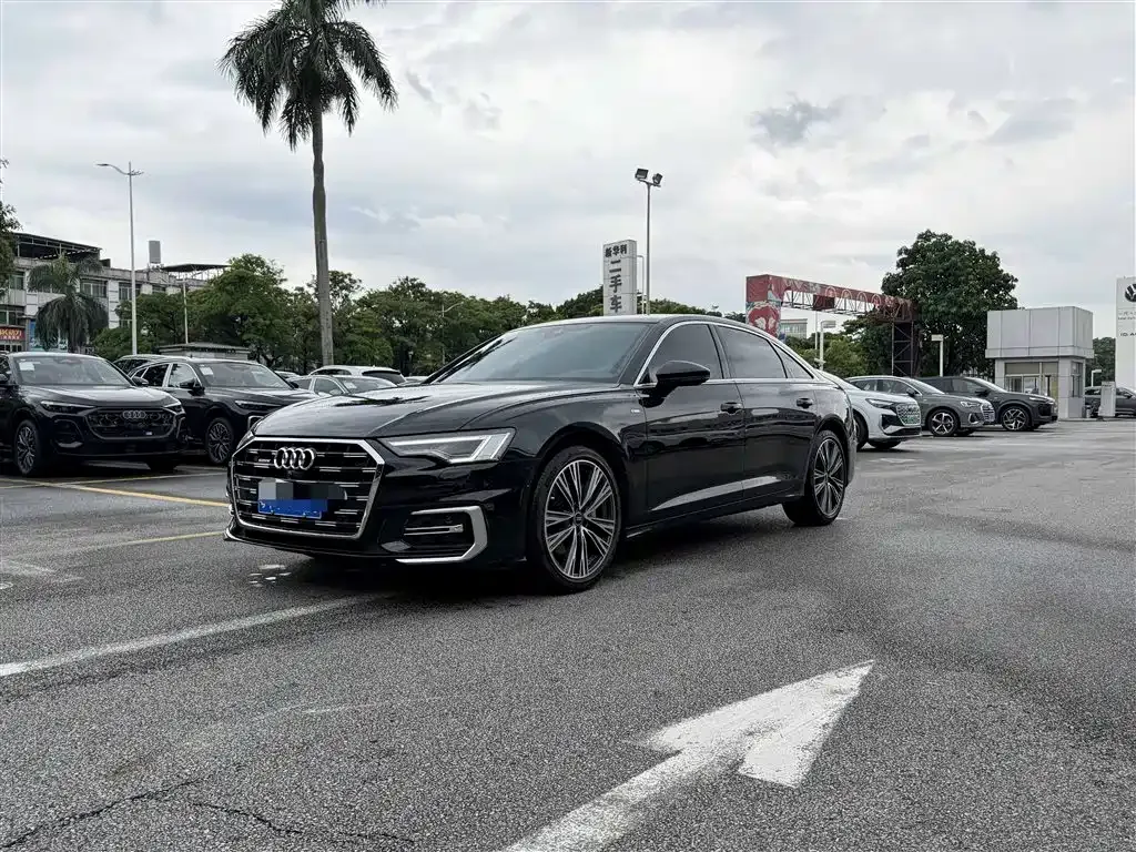 Audi A6L — фото 1
