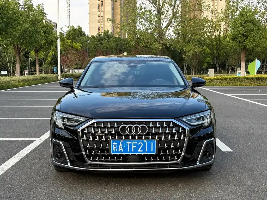 Audi A8 — фото 10
