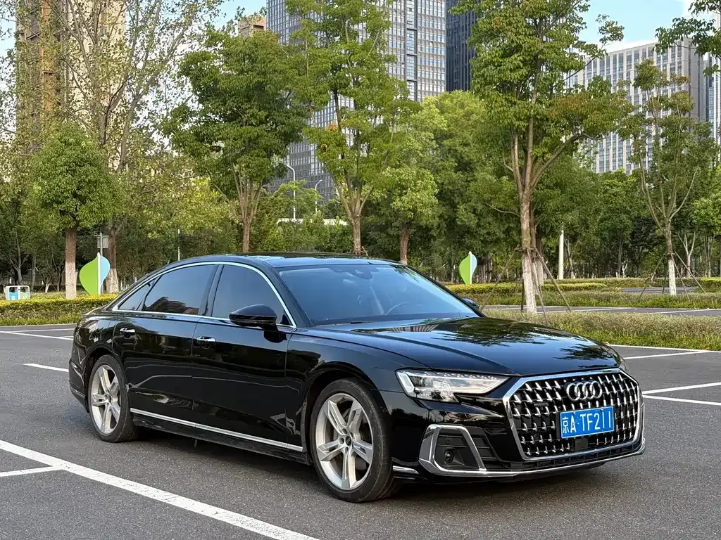Audi A8 — фото 9