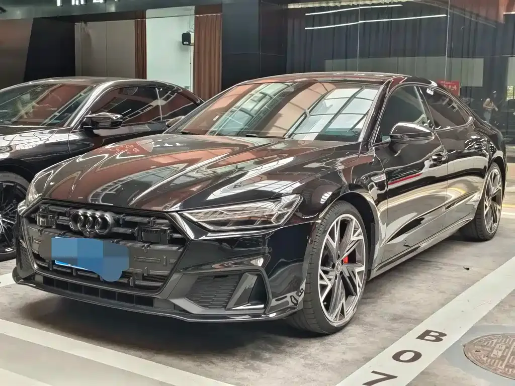 Audi A7L — фото 1