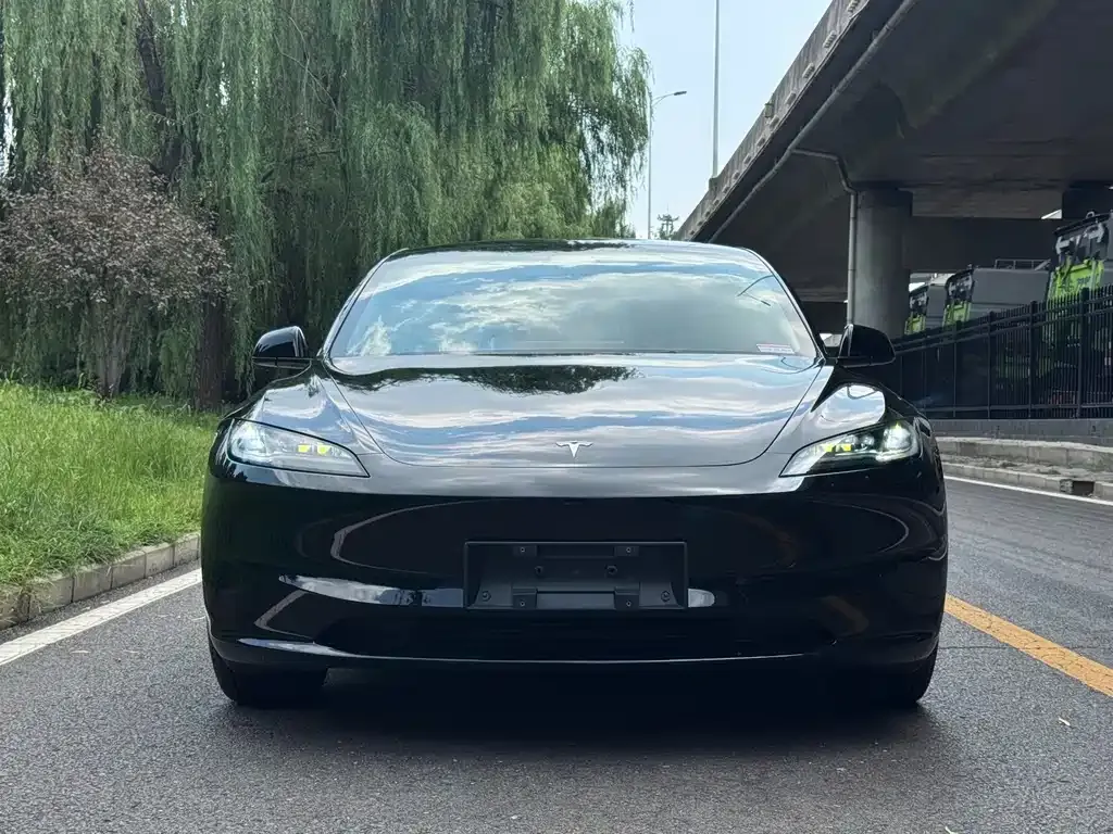 Tesla Model 3 — фото 5