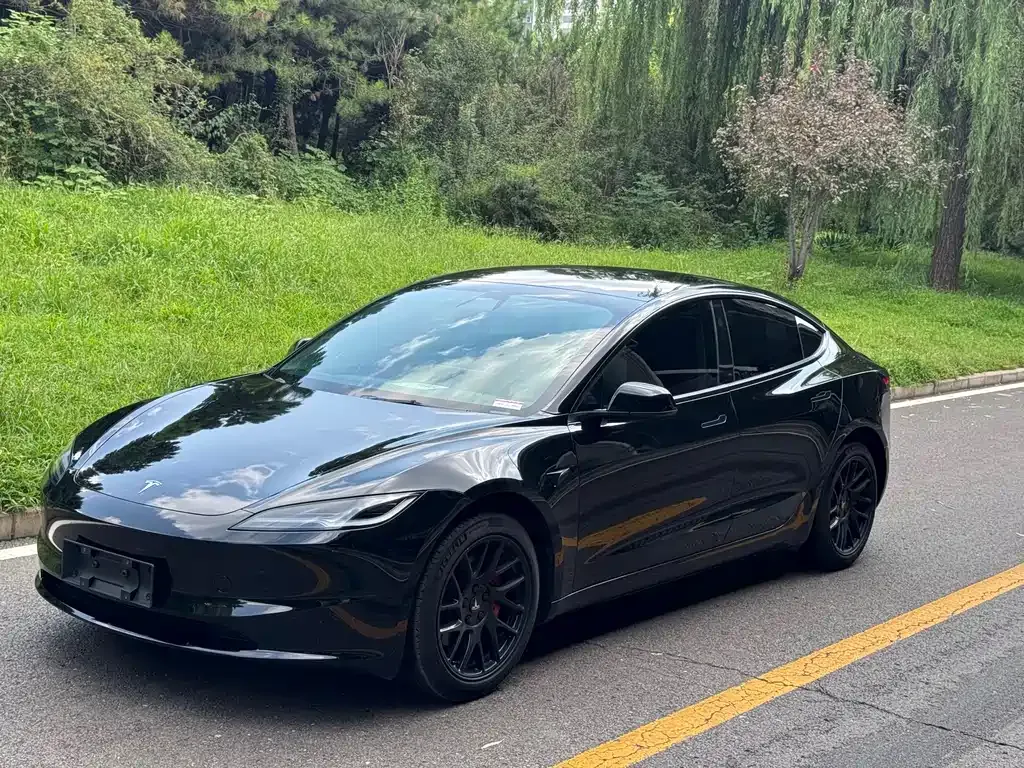 Tesla Model 3 — фото 9