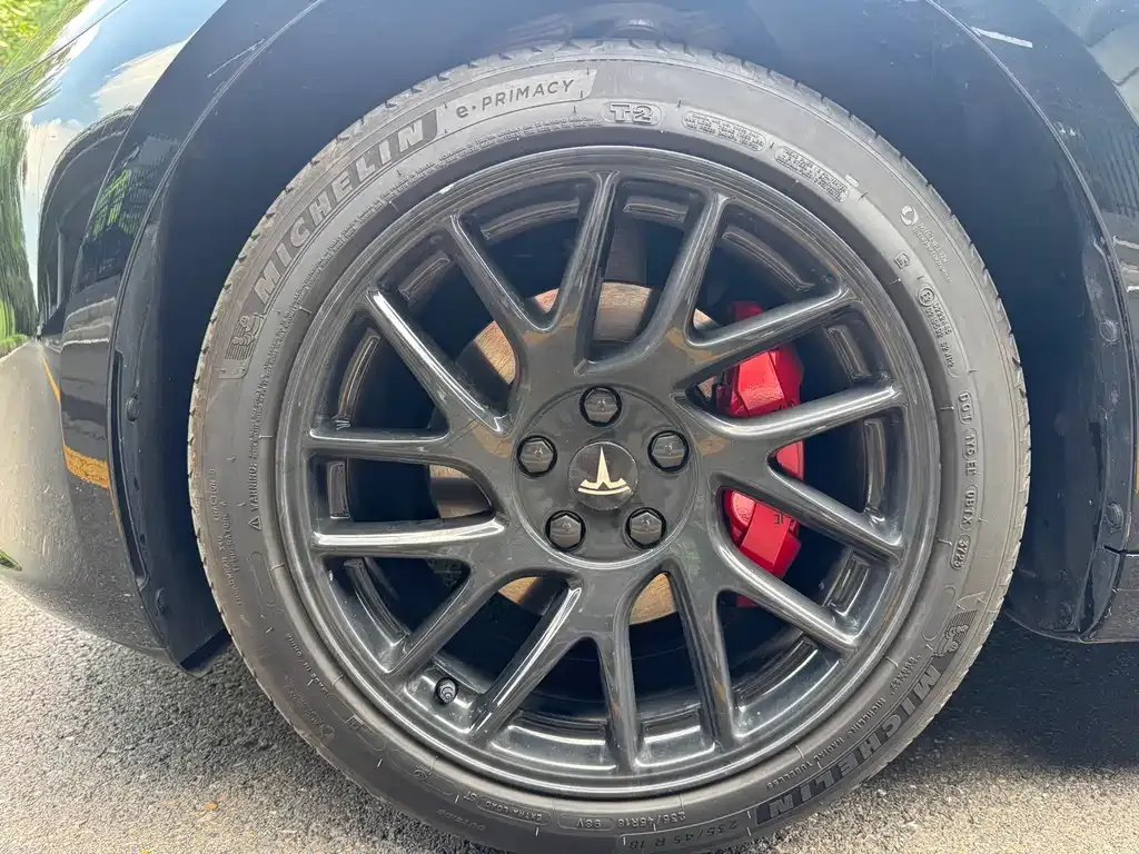 Tesla Model 3 — фото 2