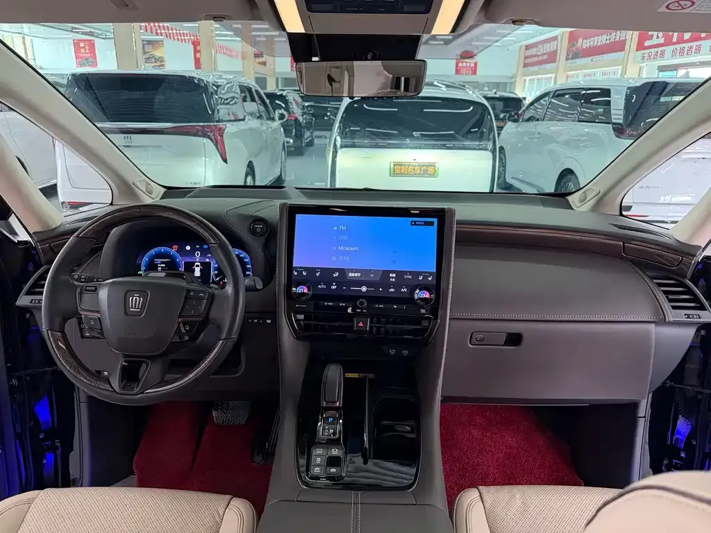Toyota Vellfire — фото 4