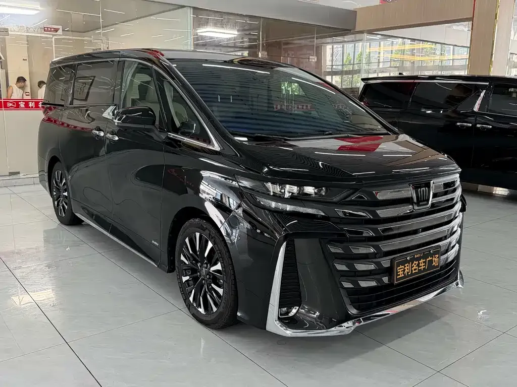 Toyota Vellfire — фото 8