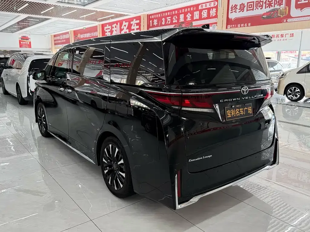 Toyota Vellfire — фото 9