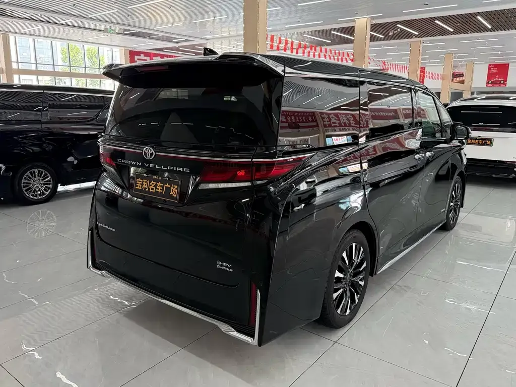 Toyota Vellfire — фото 3