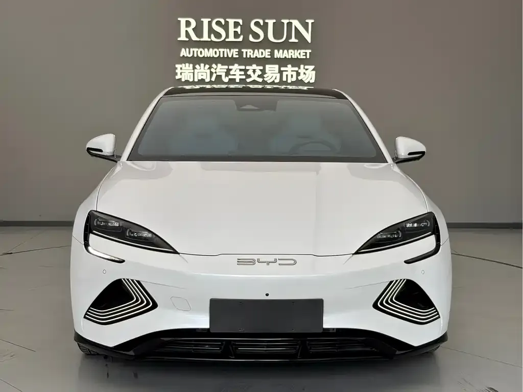 BYD Seal — фото 9