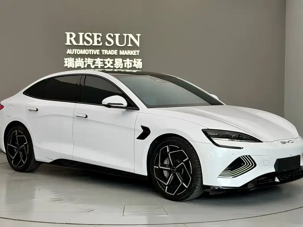 BYD Seal — фото 4