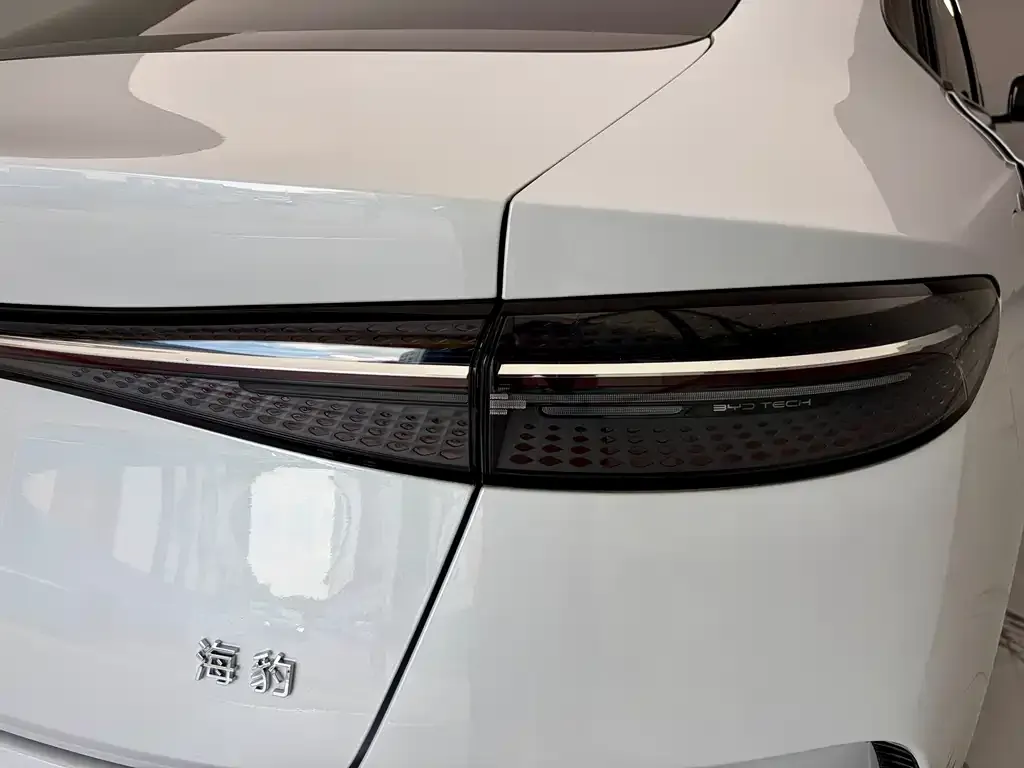 BYD Seal — фото 2