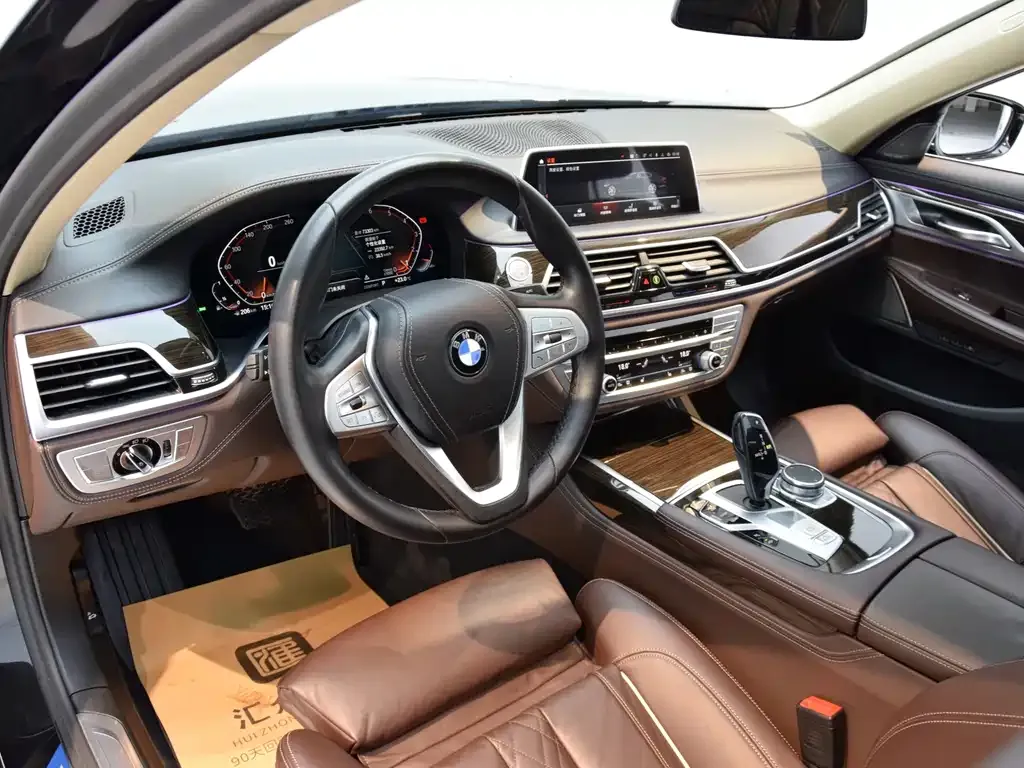 BMW 7 Series — фото 10