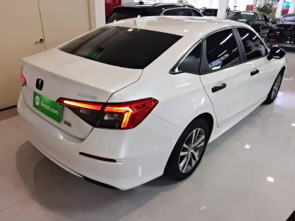 Honda Civic — фото 10