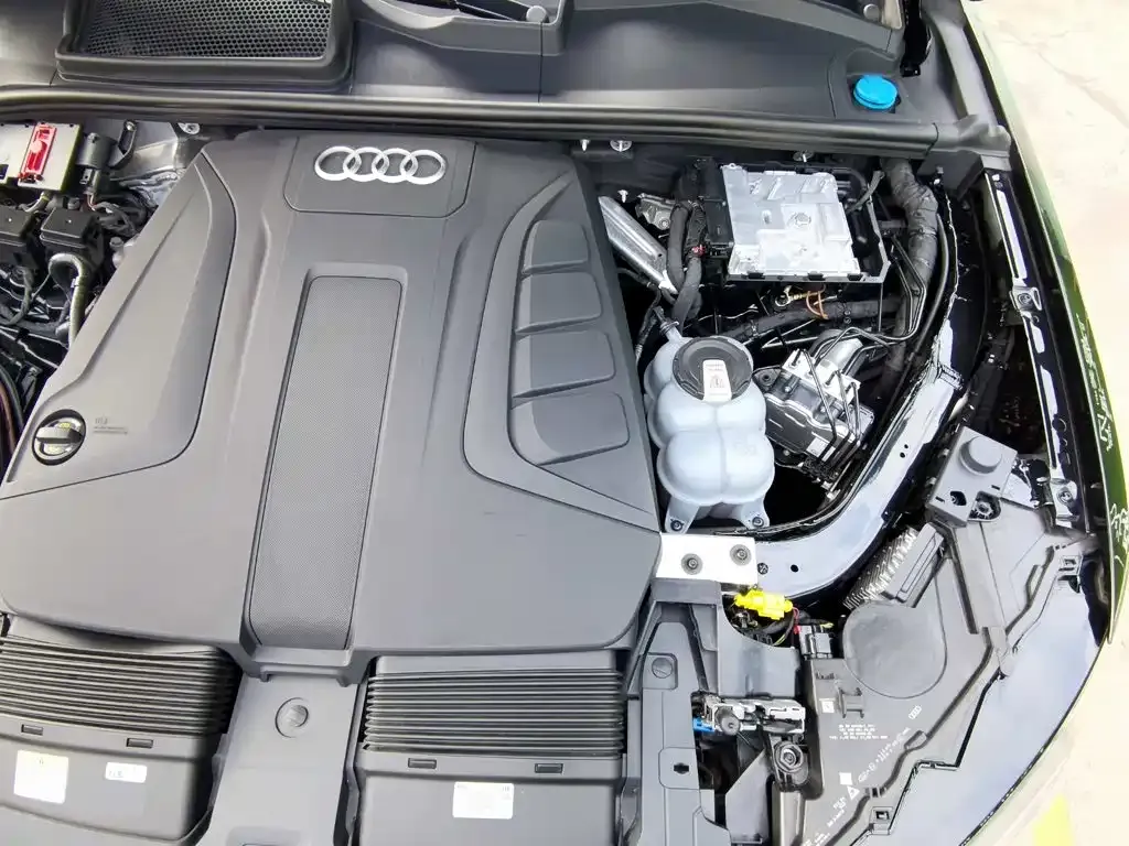 Audi Q7 — фото 10