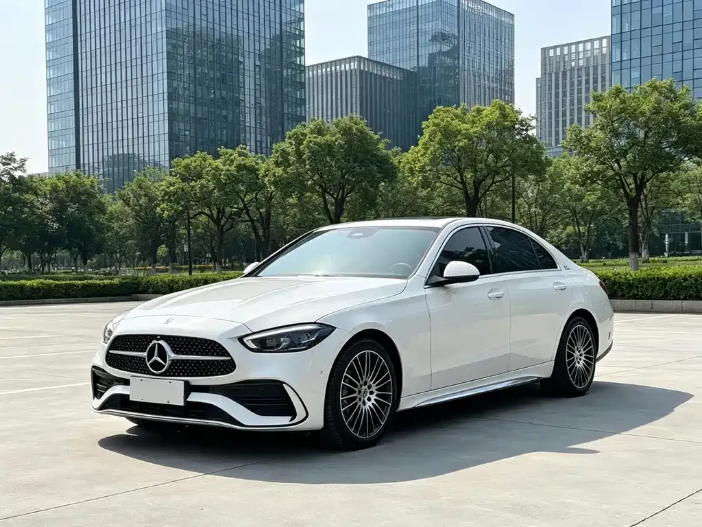 Mercedes-Benz C-Class — фото 1
