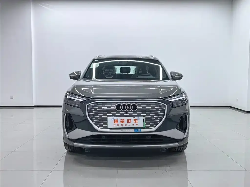 Audi Q4 e-tron — фото 4