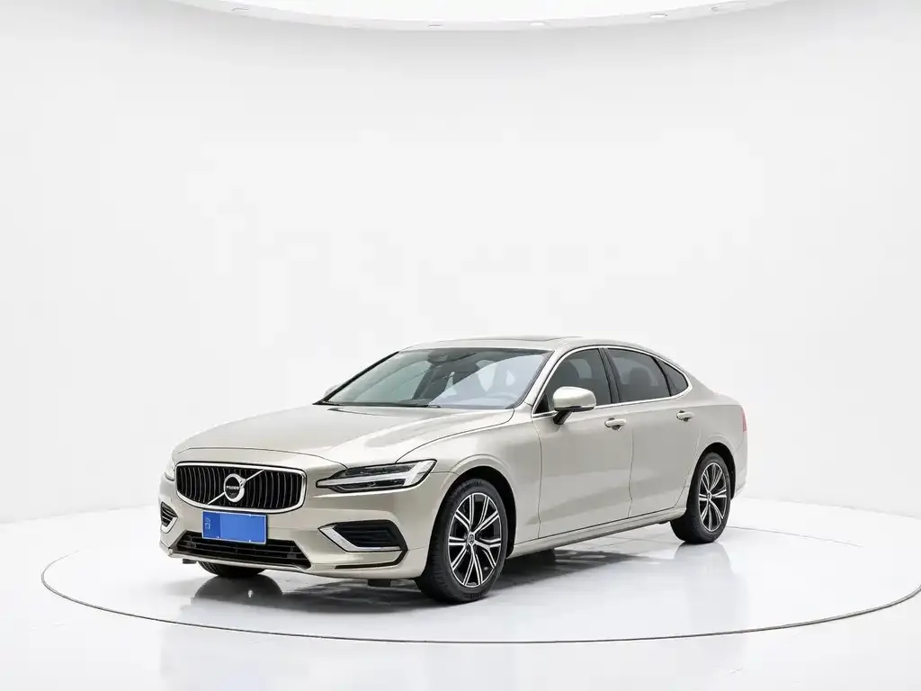 Volvo S60 — фото 1