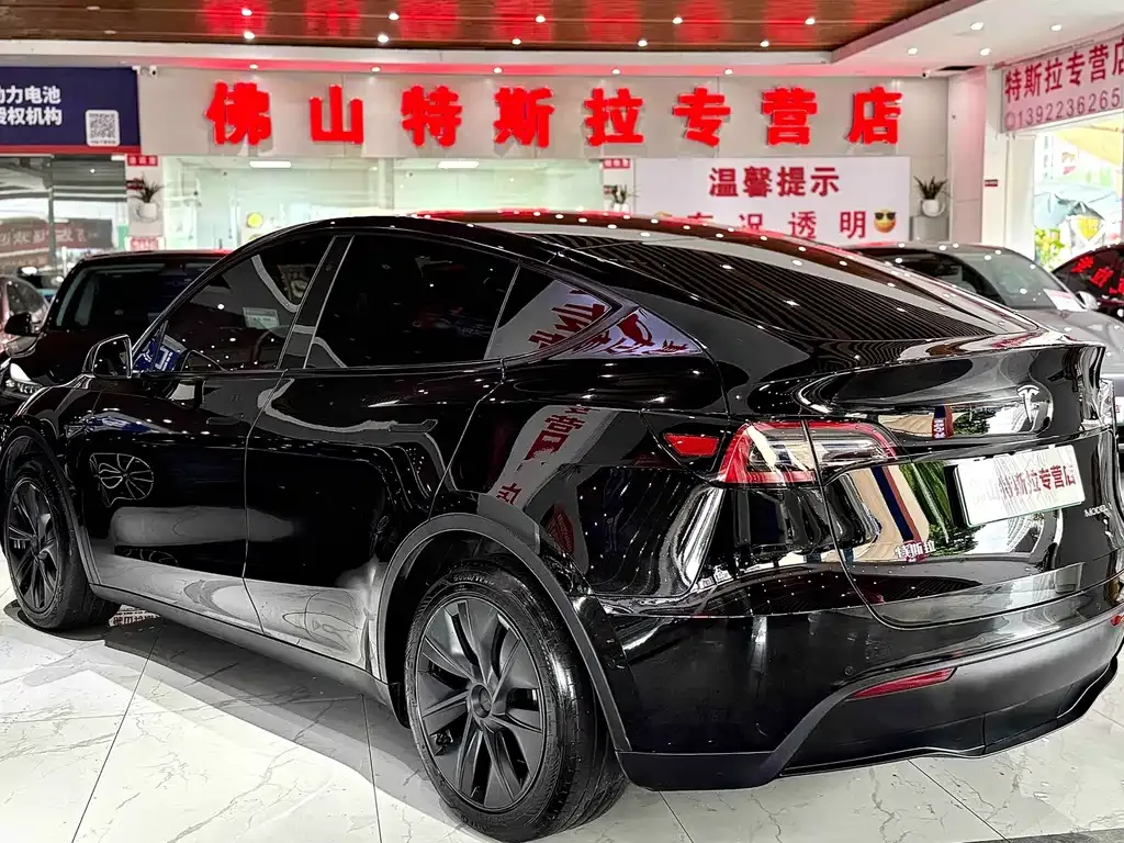 Tesla Model Y — фото 4
