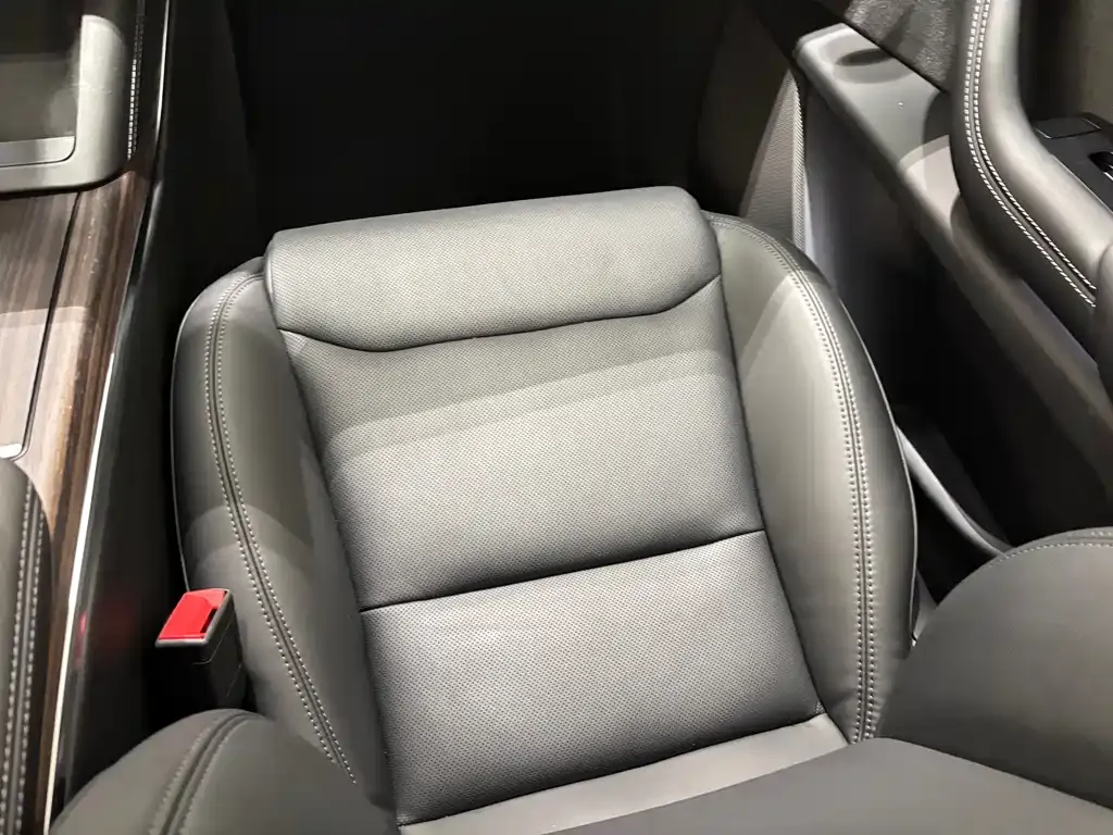 Tesla Model X — фото 8