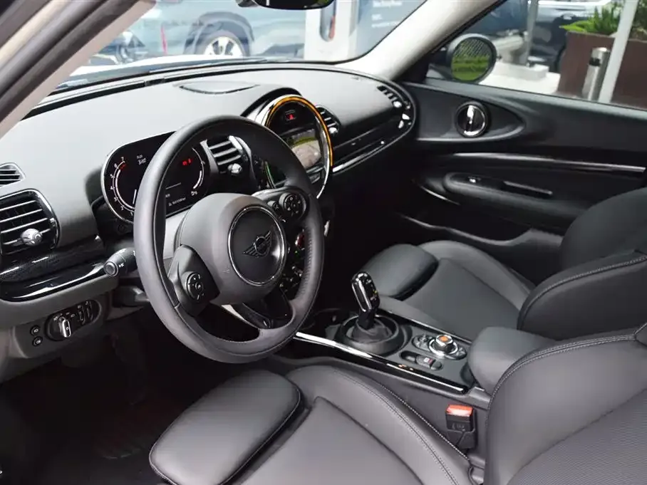 MINI Clubman — фото 4
