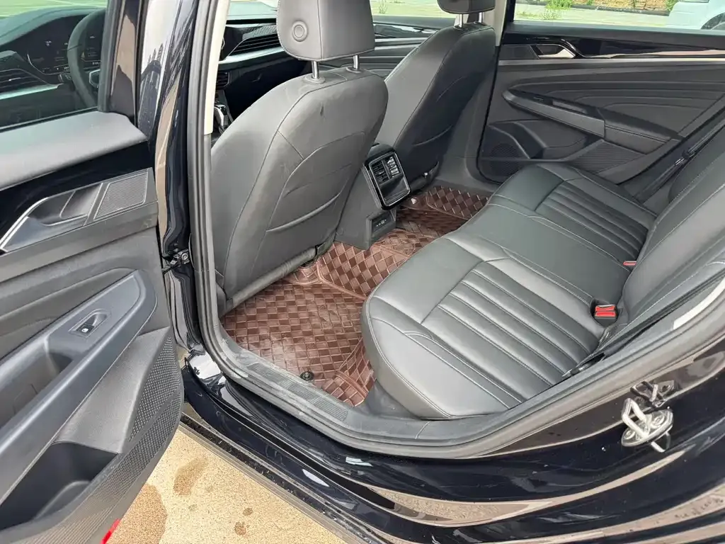 Volkswagen Passat — фото 8