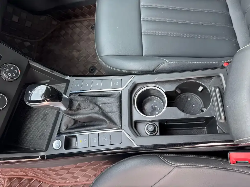 Volkswagen Passat — фото 7